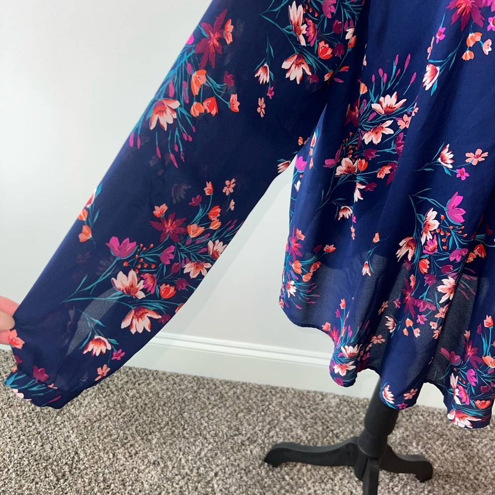 Torrid Navy Floral Tunic Blouse - Picture 3 of 5